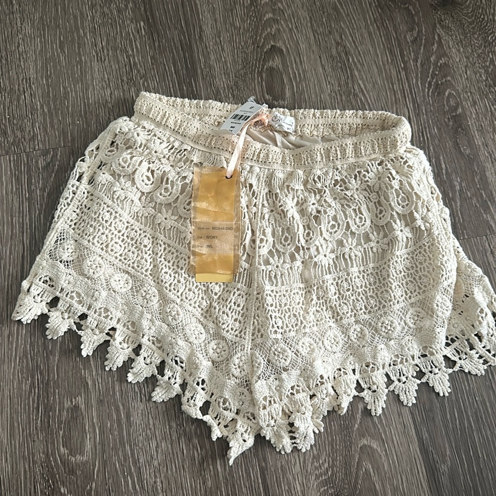 LF white lace shorts - NWT